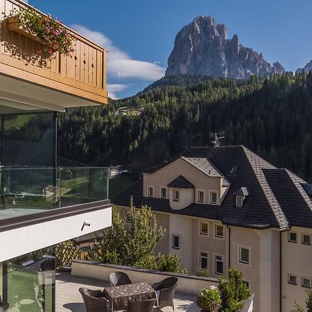 Hotel Garni Gardena - Appartments Santa Cristina Val Gardena Bagian luar foto