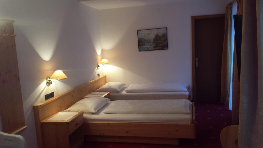 Hotel Garni Gardena - Appartments Santa Cristina Val Gardena Ruang foto