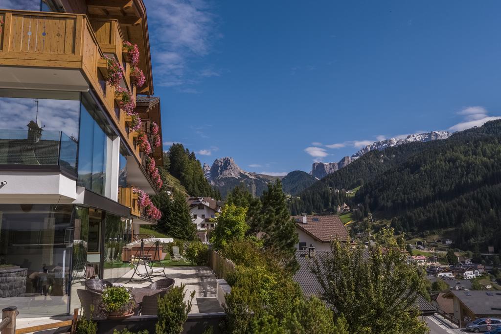 Hotel Garni Gardena - Appartments Santa Cristina Val Gardena Bagian luar foto